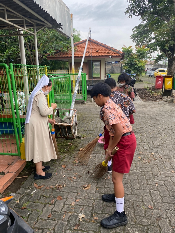 Aksi Kerja Bakti dalam rangka memperingati Hari Peduli Sampah Nasional
