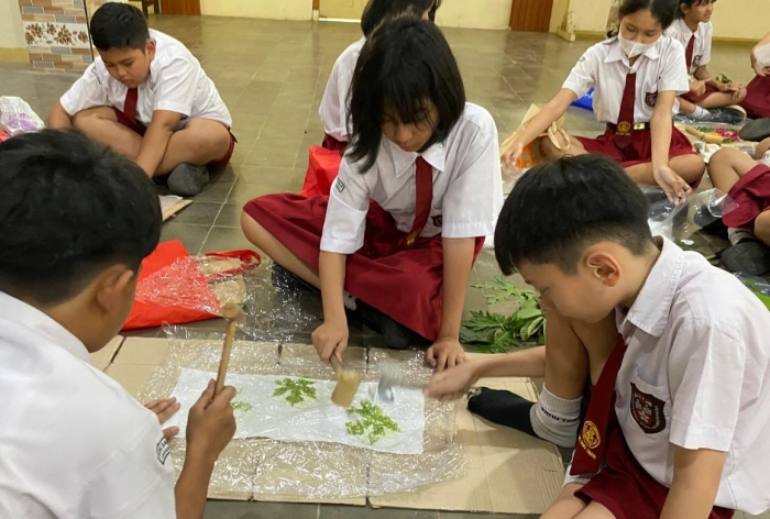Serunya Kelas 6 Belajar Eco Print